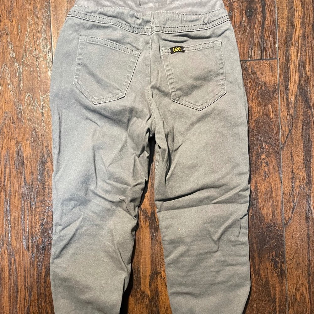Four Pairs Long Pants Three Jeans and One Lee Joggers - Picture 10 of 10